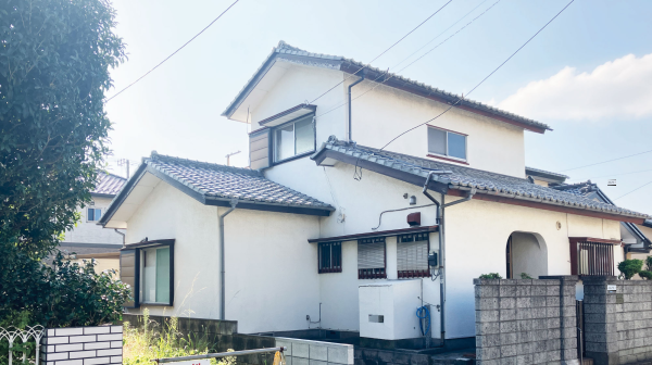 ���������z�[���u�ӂ邳�Ɓv�̉Ƃ̊O��